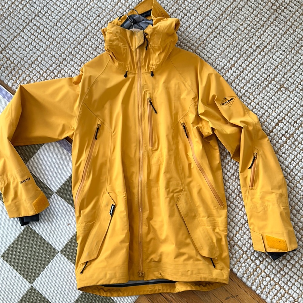 Volcom gore tax jacket